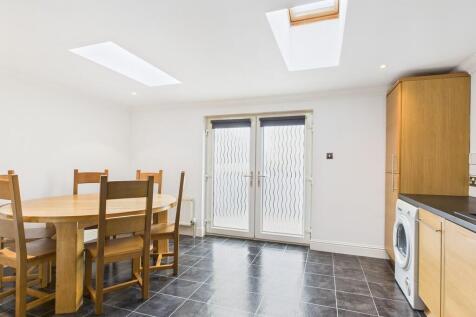 CAM05526G0-PR0042...