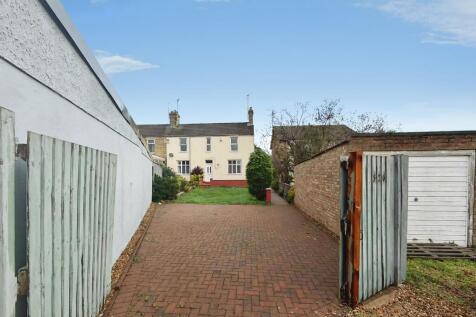 3-bed detached on Dogsthorpe Road, Dogsthorpe, Peterborough, PE1, £1,200/mo
