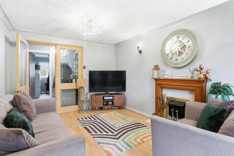 1617288651 - 4, 46 Foxglove Way, SM6 - 10.jpg