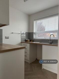 Land Close, Clacton-On-Sea, CO16 photo 5