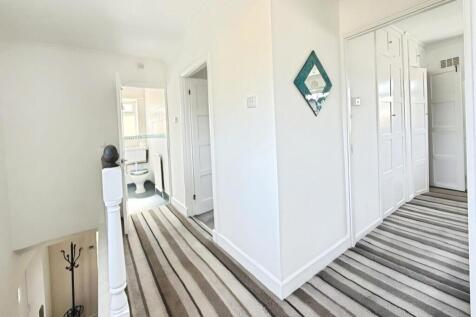 Santingfield North, Farley Hill, Luton, LU1 photo 5
