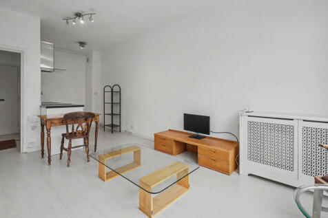 Living Area- Angl...