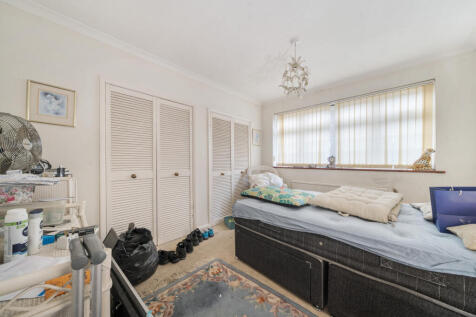 1364747-5-690405b...