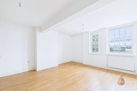 Open Plan Kitchen / Living Room