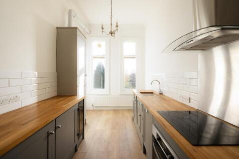 Flat  Oakleigh House, Bridge Road, BS8 photo 4