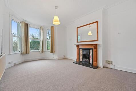 LR - FFF, 29 Minster Road - Reception3 (1).jpg