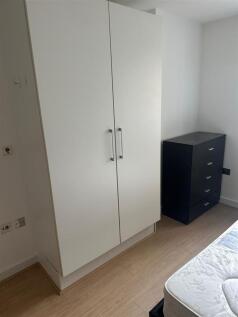 Bedroom 1 (2).jpg