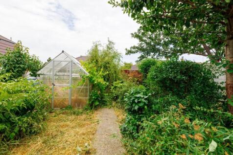 4 Perrott Road-32.jpg
