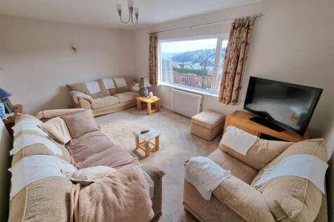 Sitting room 1.jpg