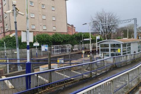 Crossmyloof Train...