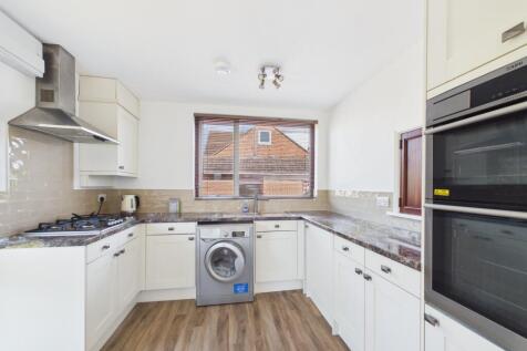 Fern Avenue, Willington photo 3