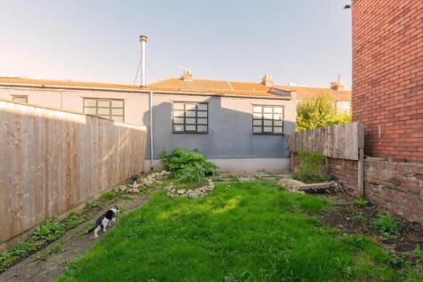 2S7J0LBR - External E.jpg