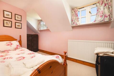 10 Main Street, Newton Burgoland