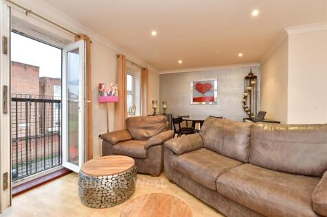 Lounge / Kitchen / Diner