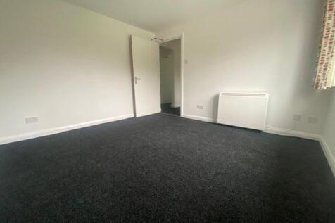6 The Furze, Fir Bank Road, Royton photo 3