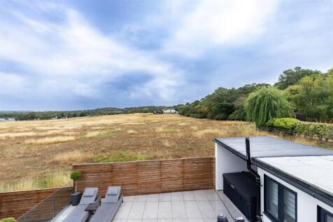 4, Forest Close (24).jpg