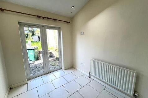 Rutherglen Avenue, Whitley - Dining Room