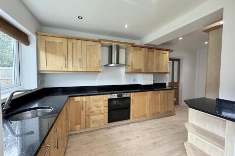 Somerset Road, Broadheath photo 4