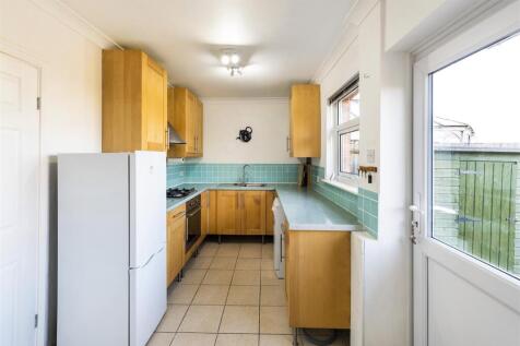 45 Baltic Rd, TN9 2LU 002.jpg