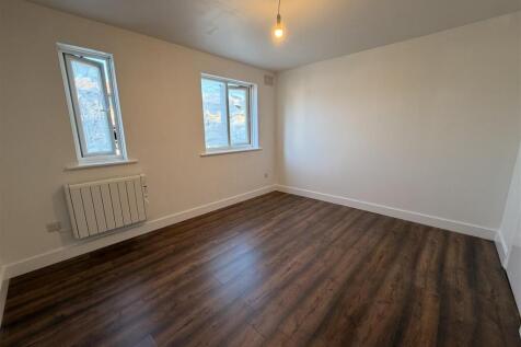 BEDROOM 2.JPG