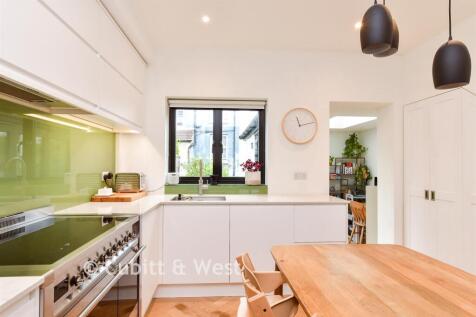 Lounge/ Kitchen