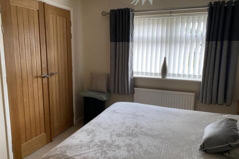 Master bedroom front double: