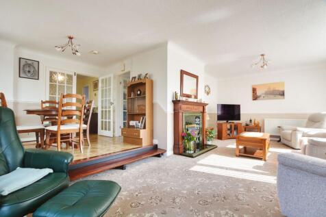 L- Shaped Lounge Diner