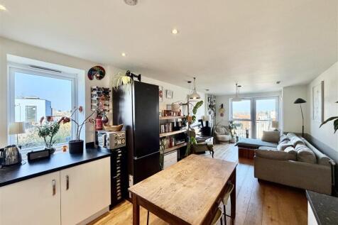 Kitchen/ Reception Room