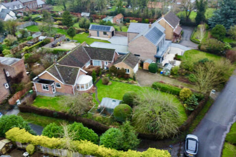 4 Bedroom Bungalow - detached for Sale