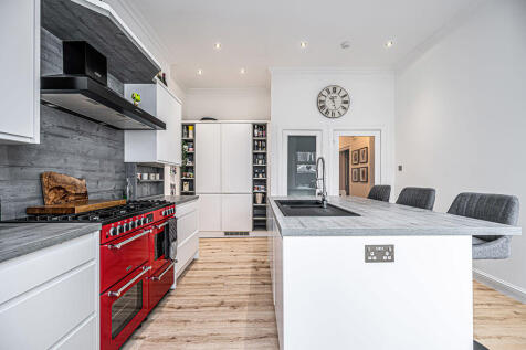 Breakfasting Kitchen