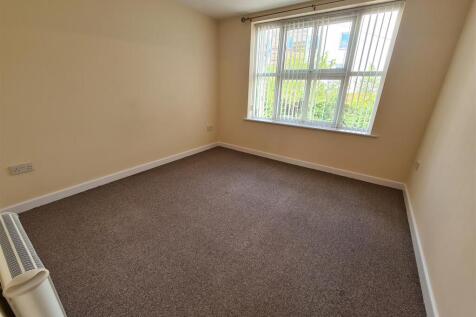Barclay Court 7 - Bedroom.jpg
