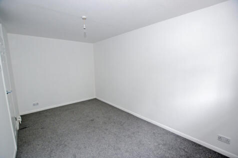Rookwood Close, Clacton-on-Sea, Essex, CO15 photo 4