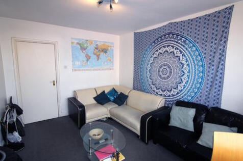 4-bed house on BRUDENELL AVENUE, Leeds, £2,600/mo