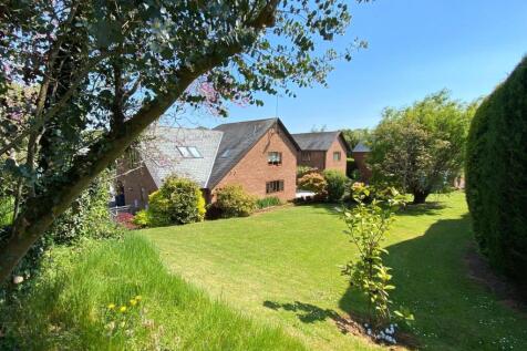 Garden &amp; Rear Aspect