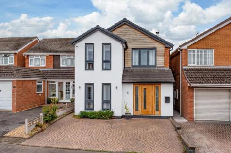 8 Banbery Drive-Front.jpg