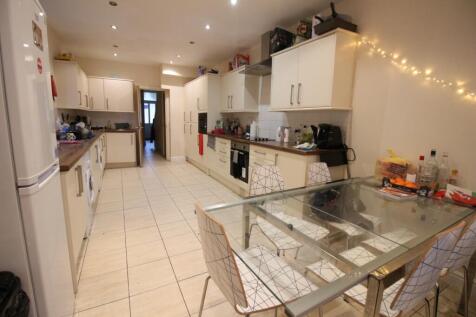 8-bed terraced on Llantwit Street, Cathays, £4,600/mo