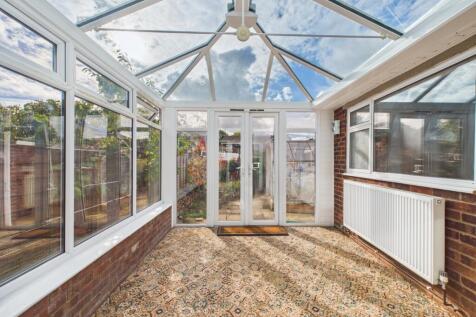 CAM02023G0-PR0177-STILL013