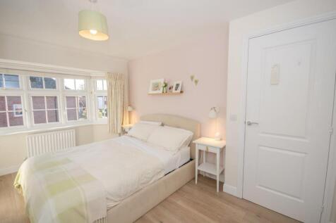 Bedroom one pic 2.jpg