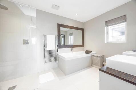 LG-66 Groudle Road, Onchan 2-40.jpg