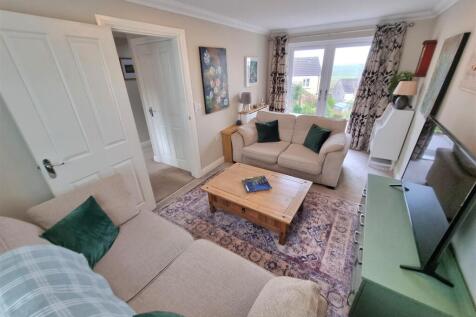 Sitting room 1.jpg