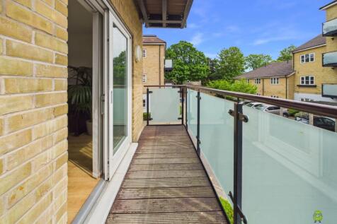 Presented by Clinton at EweMove Bexleyheath and Da