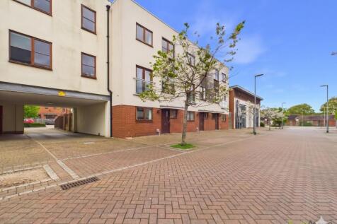EweMove Estate Agents Basingstoke -Greenlands Road