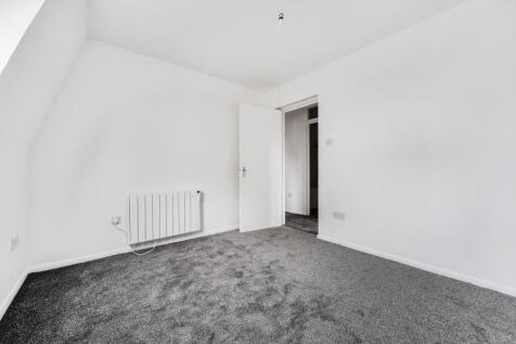 Oakhill Court, Bells Hill, Barnet photo 3