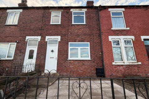 4 Bed Terrace for Rent