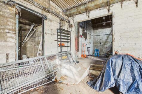 CAM04201G0-PR0143-STILL026