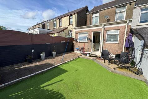 Rear Garden b (edit).jpg