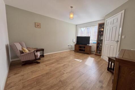 Living room 2.jpg