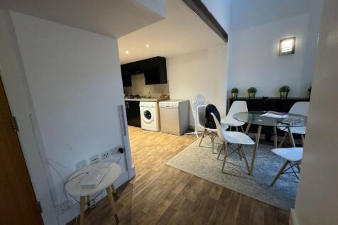 Cadogan Road, SE18 photo 3
