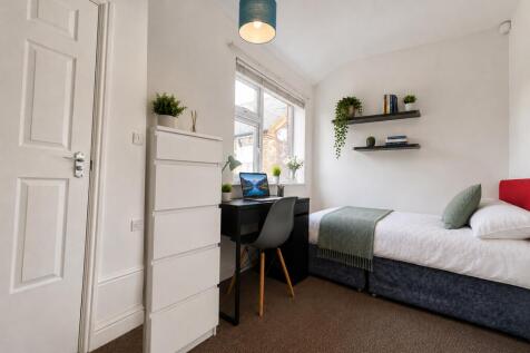 5 bed Trent Boulevard, West Bridgford, Nottingham photo 4