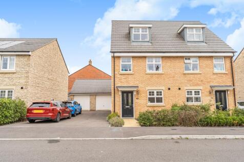 other-35 Saywell Crescent-22